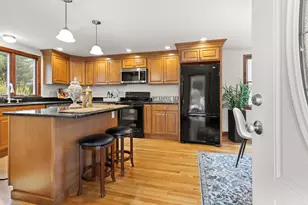7 King St, Reading, MA 01867 - Photo 10