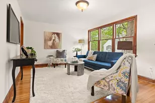 7 King St, Reading, MA 01867 - Photo 6