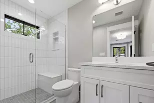 14 Garfield St, Northampton, MA 01062 - Photo 12