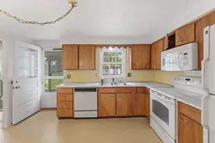 28 Mayflower Cir, Leicester, MA 01524 - Photo 16