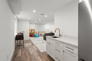 7 Massasoit St, Wellesley, MA 02481 - Photo 42