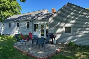 65 Brookside Cir, Springfield, MA 01129 - Photo 8