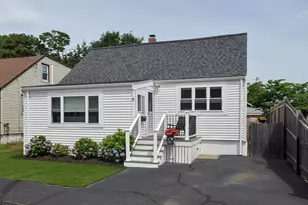 9 G St, Hull, MA 02045 - Photo 1