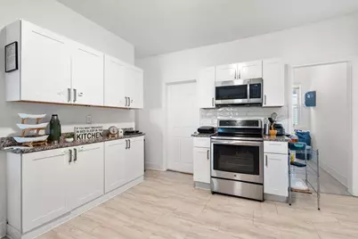252 Shaw St, Lowell, MA 01851 - Photo 4