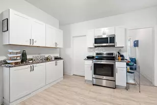 252 Shaw St, Lowell, MA 01851 - Photo 4