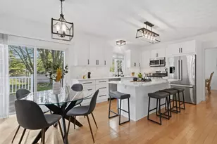 8 Coolidge St, Westford, MA 01886 - Photo 6