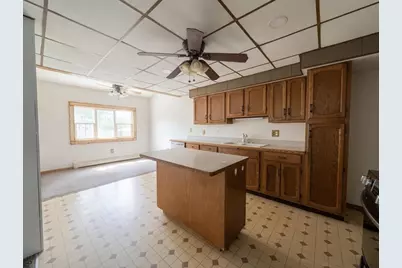 11 Boston St, Uxbridge, MA 01569 - Photo 6