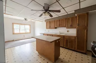 11 Boston St, Uxbridge, MA 01569 - Photo 6