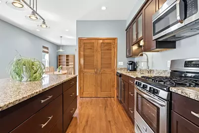 419 E 3rd St, Boston, MA 02127 - Photo 20