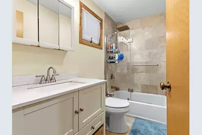 419 E 3rd St, Boston, MA 02127 - Photo 36