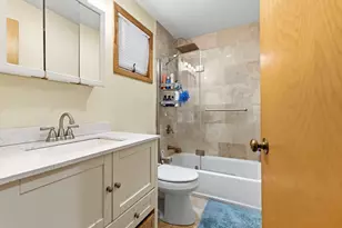 419 E 3rd St, Boston, MA 02127 - Photo 36