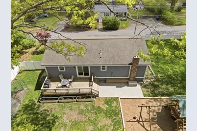10 West Ave, Hudson, MA 01749 - Photo 2