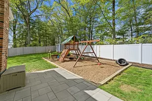 10 West Ave, Hudson, MA 01749 - Photo 32