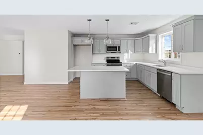 393-5 Court St #5, Plymouth, MA 02360 - Photo 4