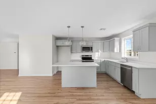 393-5 Ct St, Plymouth, MA 02360 - Photo 4