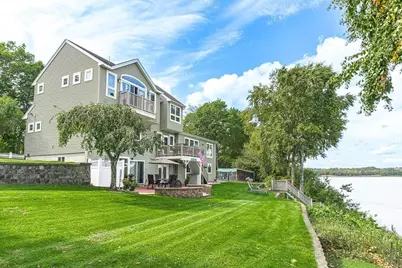 43 Cliff Dr, Freetown, MA 02702 - Photo 2