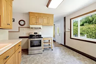265 State St, Belchertown, MA 01007 - Photo 16