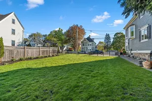 186 Temple St, Boston, MA 02132 - Photo 34