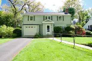 129 Chalmers St, Springfield, MA 01118 - Photo 1