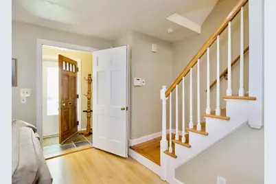 129 Chalmers St, Springfield, MA 01118 - Photo 10