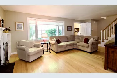 129 Chalmers St, Springfield, MA 01118 - Photo 4