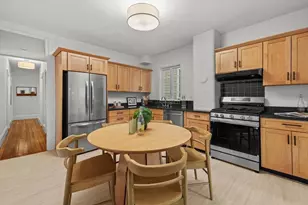 458 E 8th St, Boston, MA 02127 - Photo 4