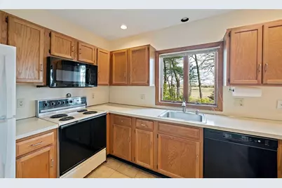18 Somerville St, Marshfield, MA 02050 - Photo 6
