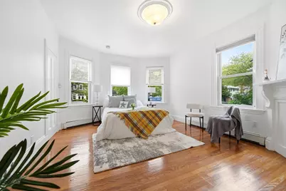 166 Chestnut St #1, Brookline, MA 02445 - Photo 4