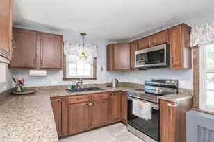 77 Lindbergh Blvd, Westfield, MA 01085 - Photo 6