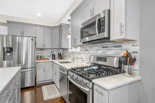 32 Fountain Ave, Somerville, MA 02145 - Photo 4