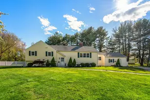 13 Pinecrest Rd, Andover, MA 01810 - Photo 2