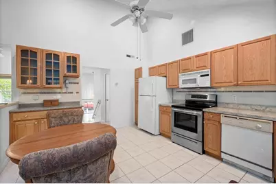 7 Nells Pond Rd, Lynn, MA 01904 - Photo 10