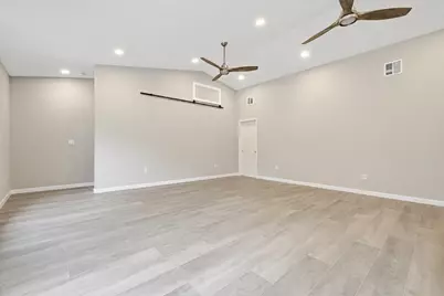 211 Mendon St, Hopedale, MA 01747 - Photo 18