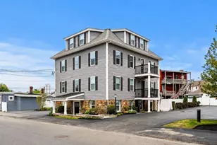4 Wakefield Ave, Wakefield, MA 01880 - Photo 1