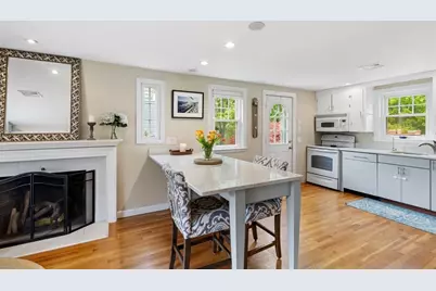 22 Ortins Rd, Hamilton, MA 01982 - Photo 6