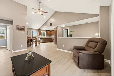 20 Crown St, Spencer, MA 01562 - Photo 8