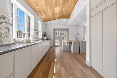 92 Sewall Ave #2C, Brookline, MA 02446 - Photo 4