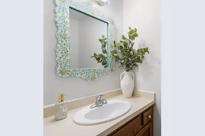 6 Laurelwood Dr #6, Hopedale, MA 01747 - Photo 8