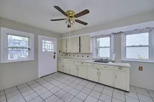 23 Taunton Ave, Boston, MA 02136 - Photo 10