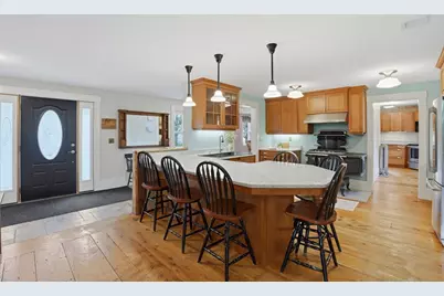 26 Main St, Hubbardston, MA 01452 - Photo 4
