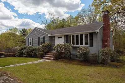 10 Brentwood Drive, Reading, MA 01867 - Photo 2