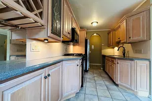 288 Regency Park Dr, Agawam, MA 01001 - Photo 4