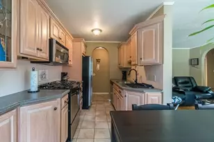 288 Regency Park Dr, Agawam, MA 01001 - Photo 1