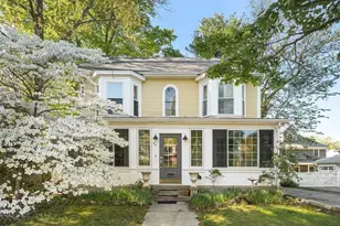 53 Lake St, Winchester, MA 01890 - Photo 2