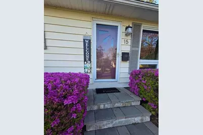 15 Williamsburg Street, Pittsfield, MA 01201 - Photo 2