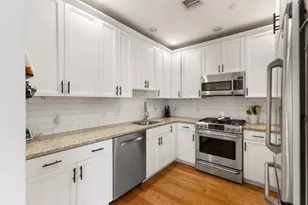 115 B St, Boston, MA 02127 - Photo 6