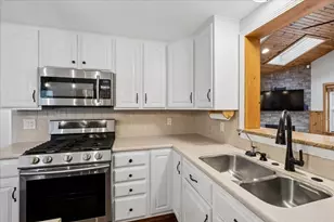 9 Robinhood Rd, Tyngsborough, MA 01879 - Photo 8