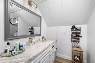42 Walnut St, Saugus, MA 01906 - Photo 18