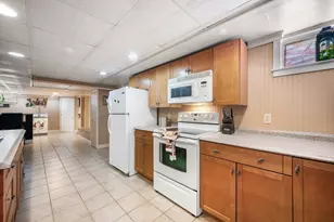 42 Walnut St, Saugus, MA 01906 - Photo 28