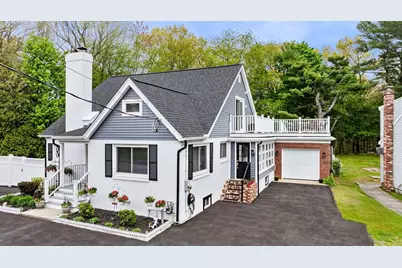 42 Walnut St, Saugus, MA 01906 - Photo 2